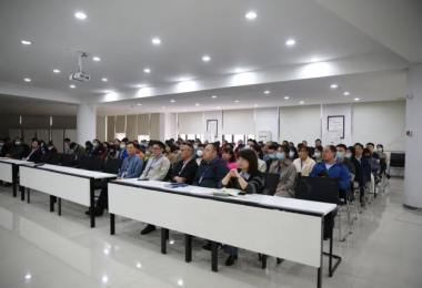 致敬勞模 - “點(diǎn)贊”我心目中的勞模，讓勞模精神發(fā)光！