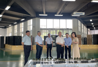 原國(guó)家環(huán)境保護(hù)總局副局長(zhǎng)、原中國(guó)環(huán)境保護(hù)產(chǎn)業(yè)協(xié)會(huì)會(huì)長(zhǎng)王心芳一行調(diào)研華時(shí)捷科技